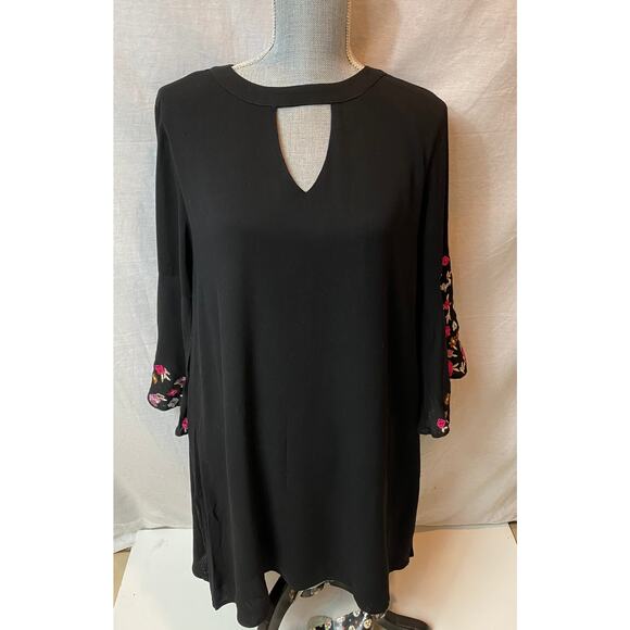 JODIFL Black A-Line Bell Sleeve Dress - Picture 12 of 16